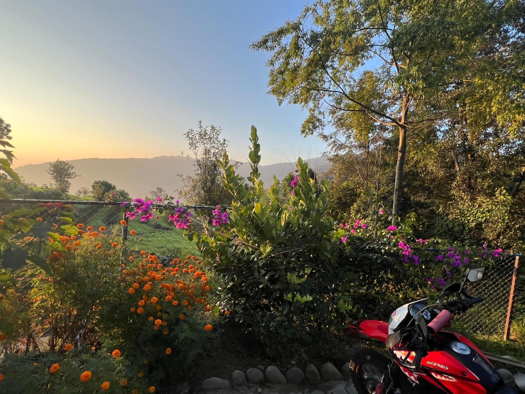 Hotel Village View Nagarkot Kültér fotó
